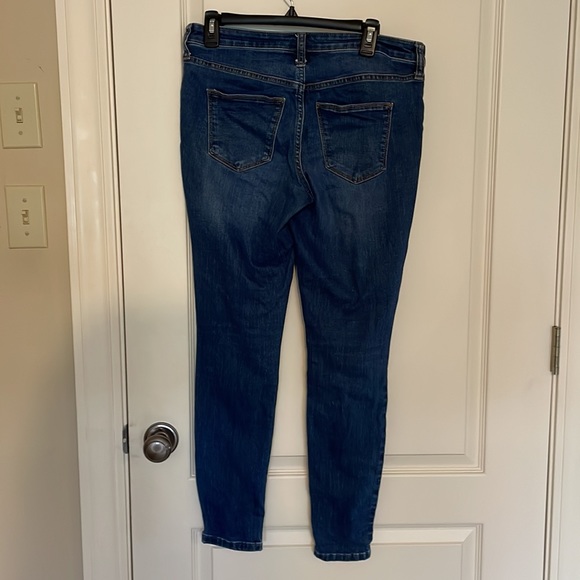 Universal Thread Jeans - Picture 4 of 4